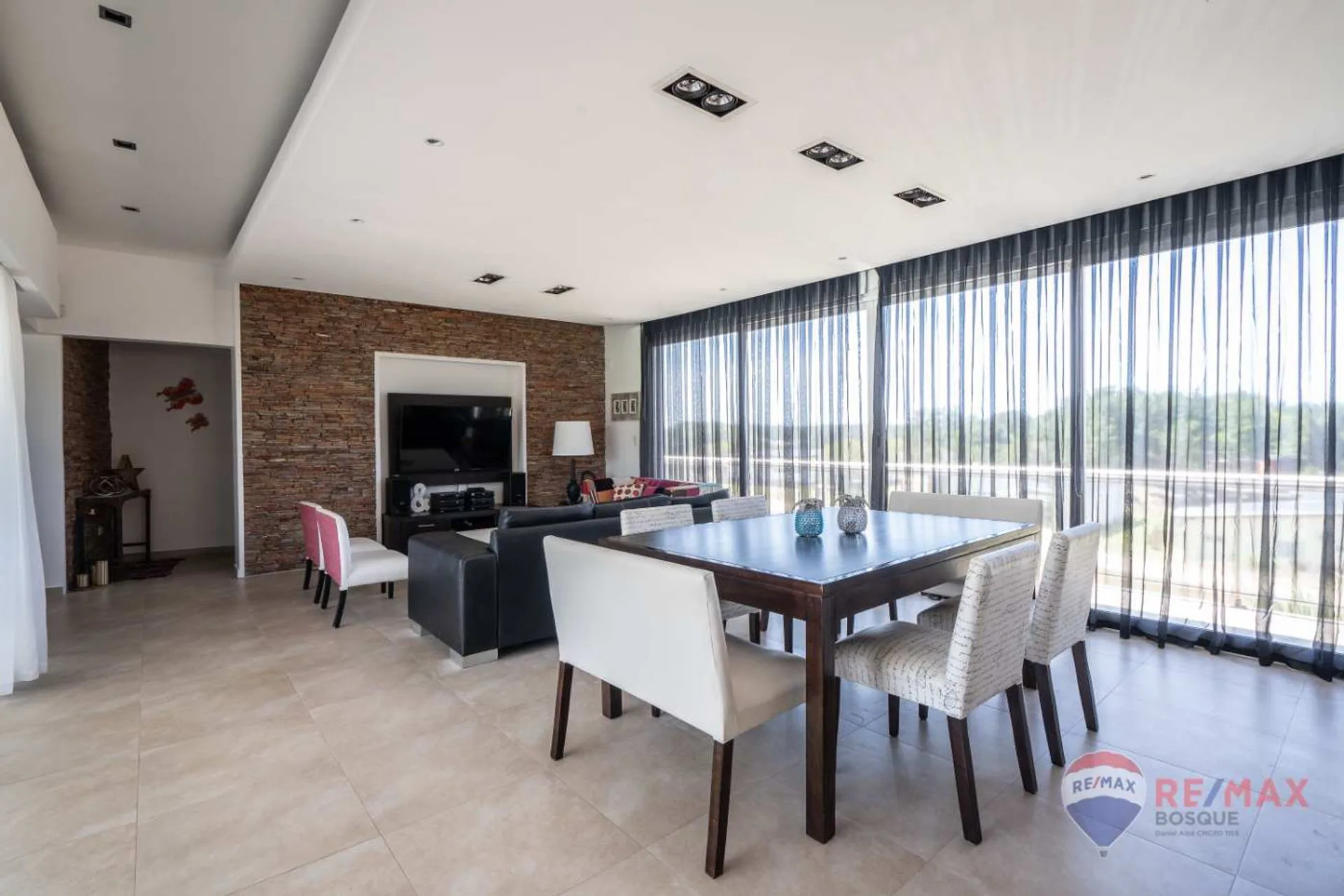 CASA EN VENTA EN COSTA ESMERALDA foto 3