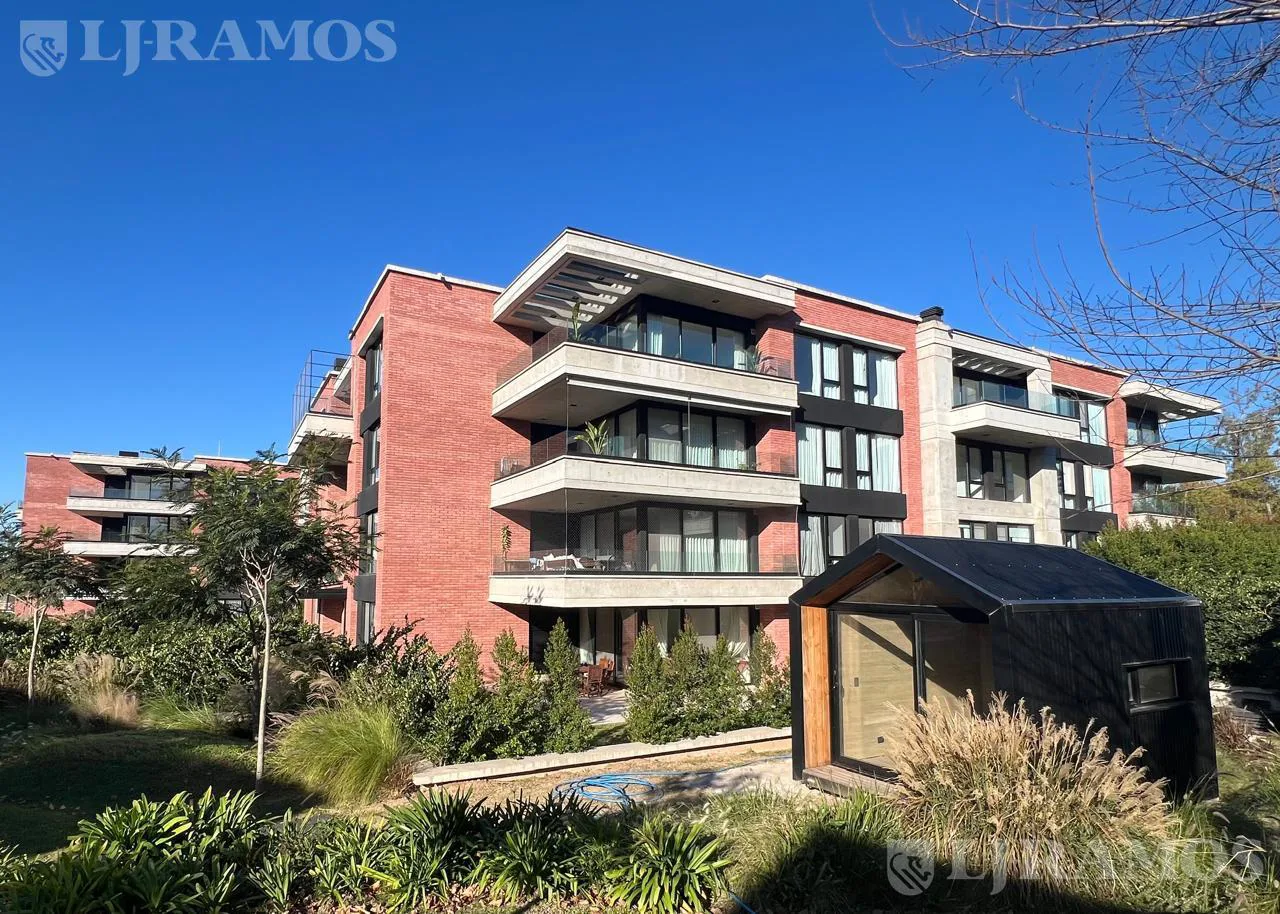 Venta Departamento 4 ambientes en Lomas de San Isidro foto 2