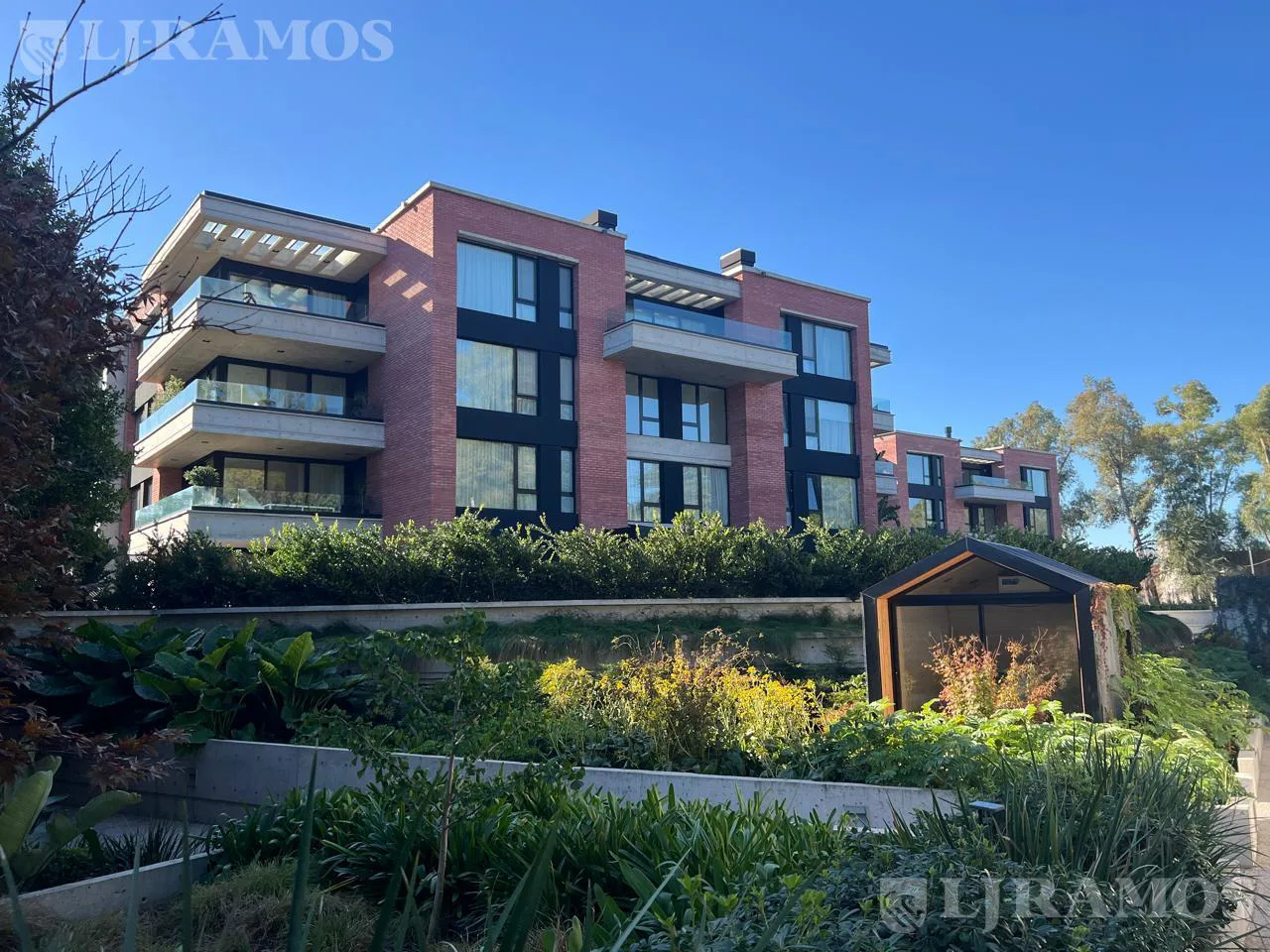 Venta Departamento 4 ambientes en Lomas de San Isidro foto 3