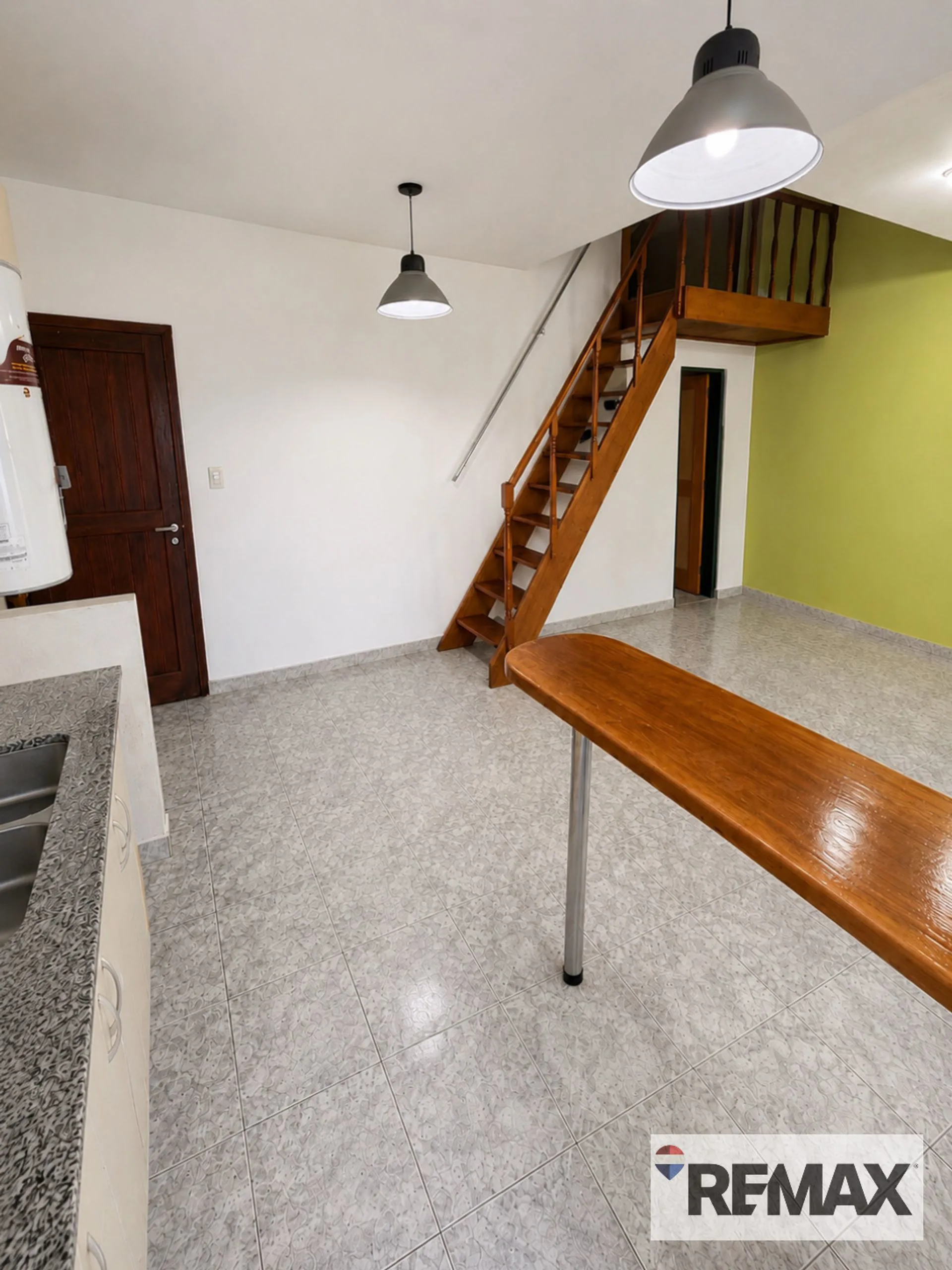 VENTA MONOAMBIENTE CON ENTREPISO EN CIUDAD MADERO foto 4