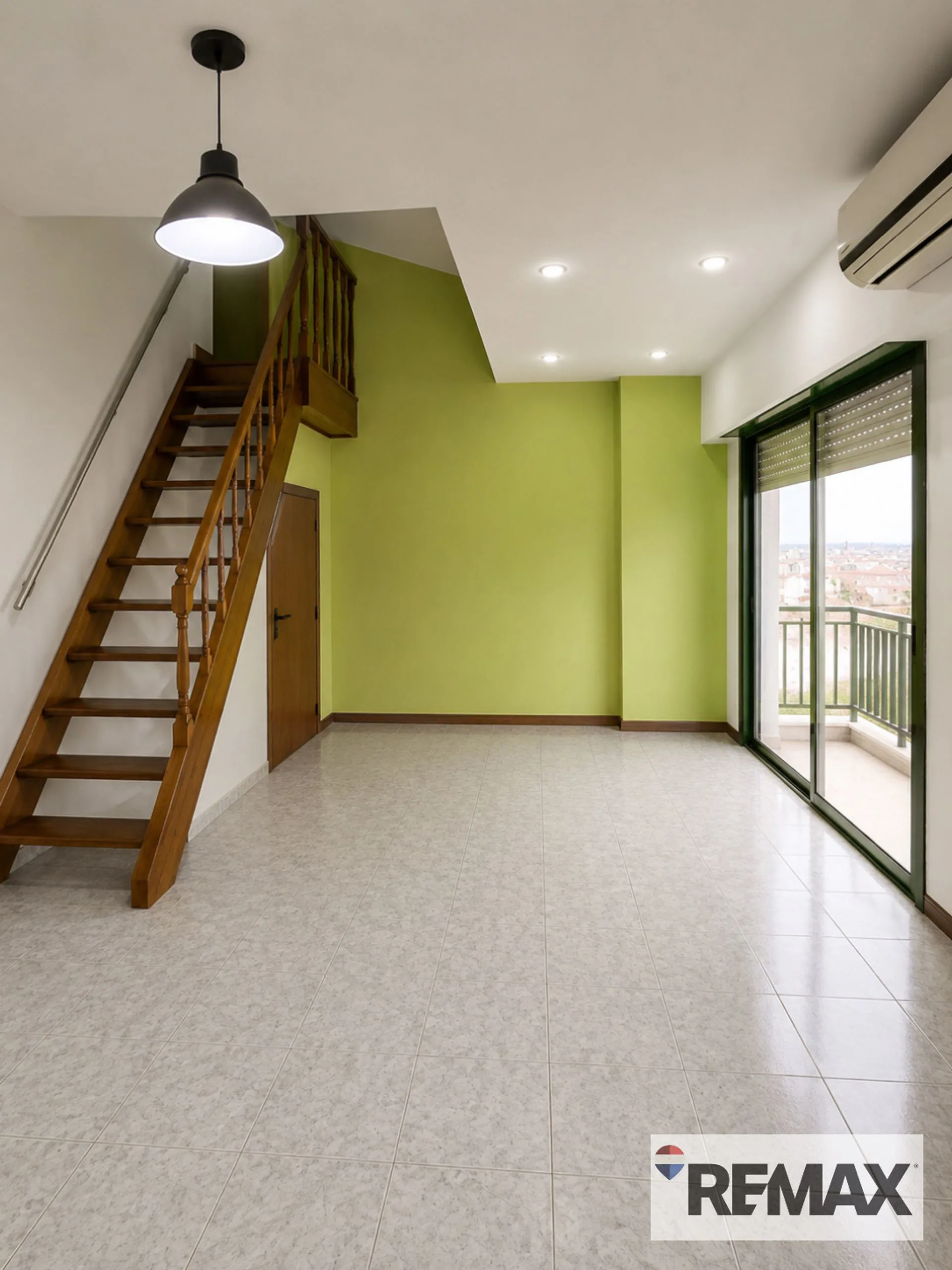 VENTA MONOAMBIENTE CON ENTREPISO EN CIUDAD MADERO foto 5
