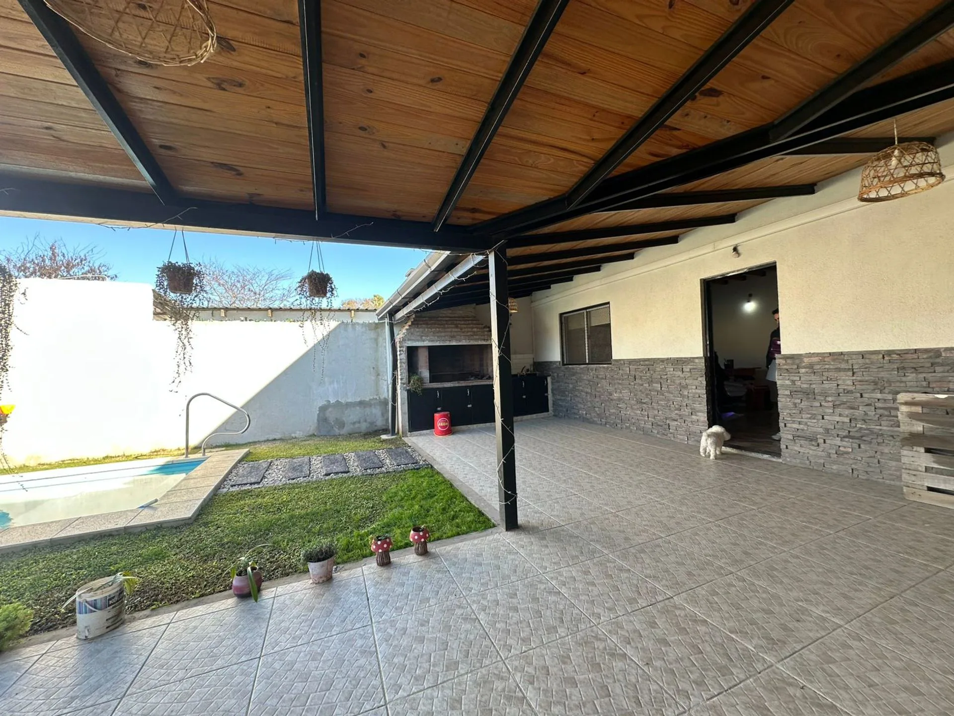 VENTA CASA CON PILETA EN SAN VICENTE foto 2