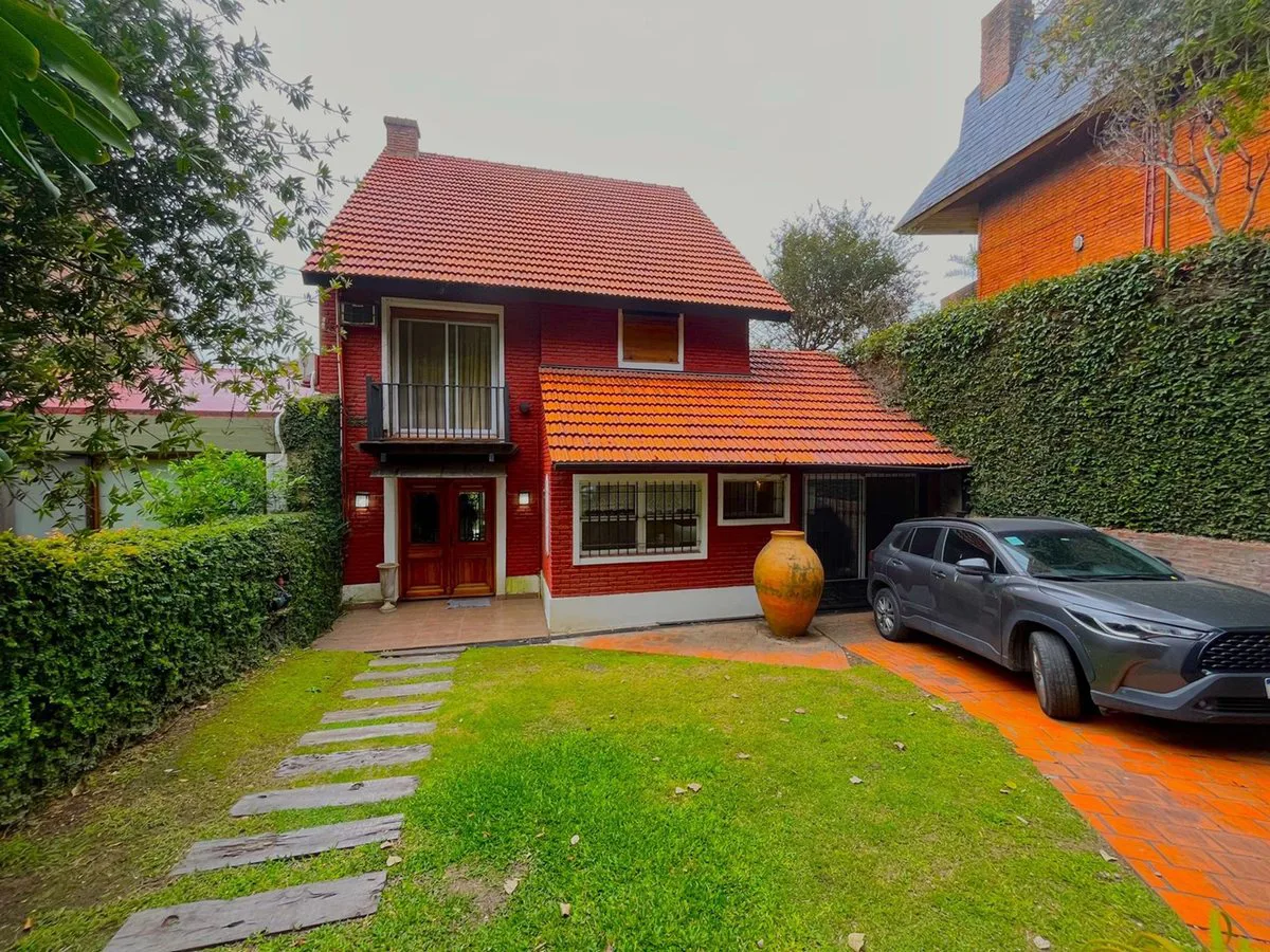 VENTA CHALET EN PUNTA CHICA,   PALACIO SANT SOUCI foto 4