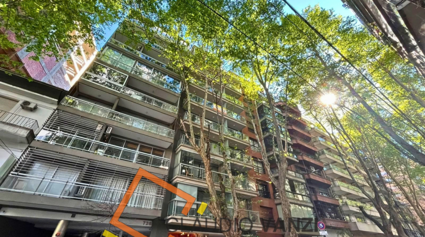 2-bedroom apartment in Palermo – photo 3 of 32