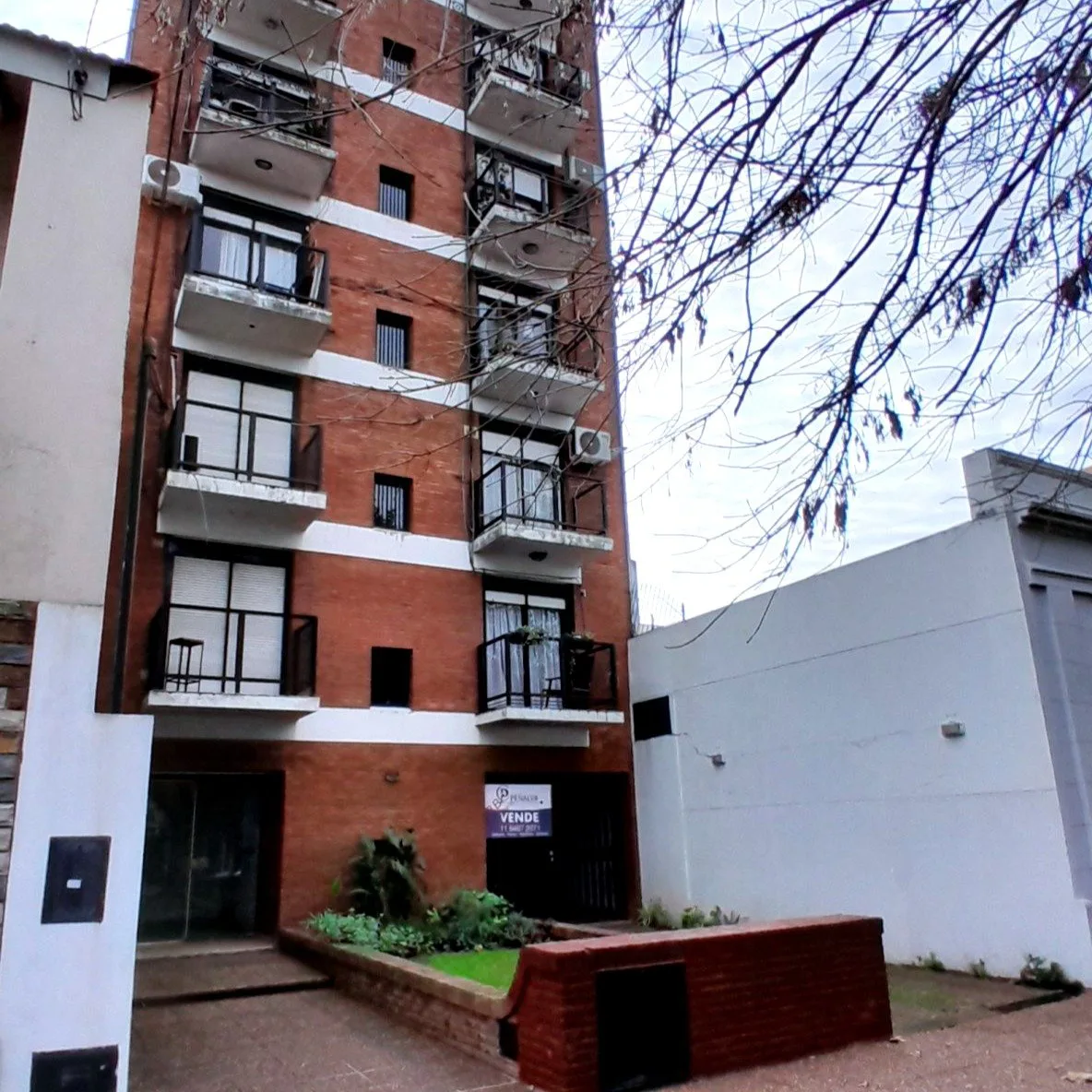 Departamento 3 Ambientes con Cochera Lomas de Zamora Apto profesional foto 3