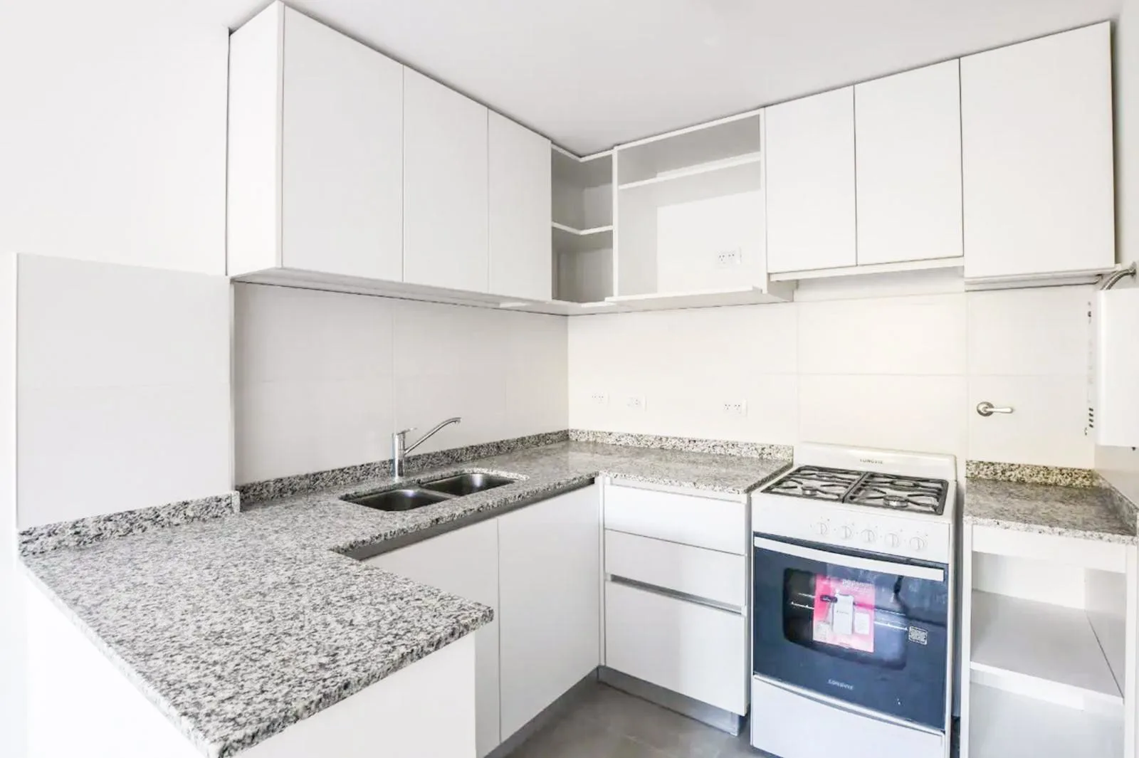 Pellegrini  al 2600  - Departamento en venta de 1 dormitorio - Rosario Lourdes foto 3