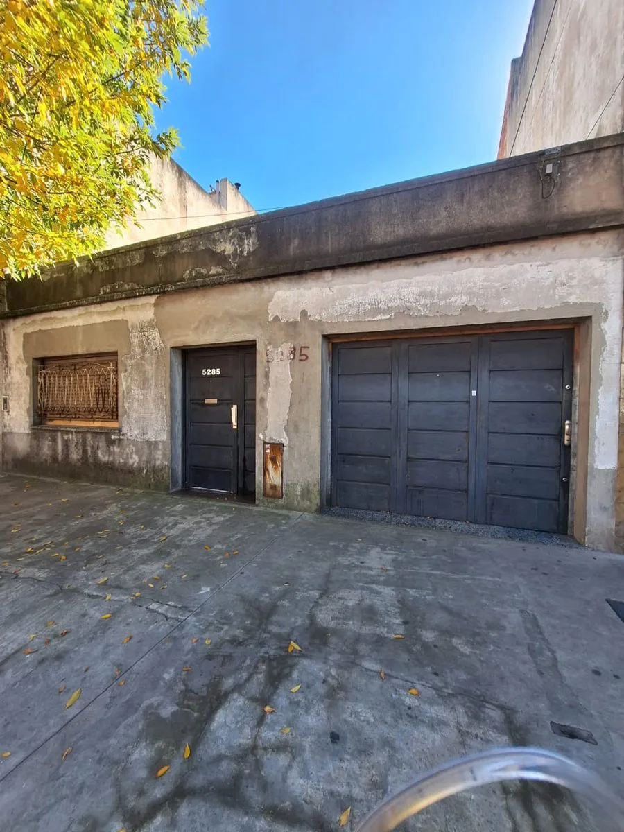 ¡OPORTUNIDAD EN CASEROS! CASA 4 AMBIENTES Y GARAGE foto 2