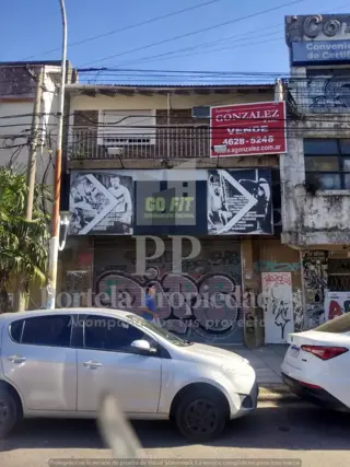 LOCAL COMERCIAL CON PROPIEDAD FRENTE A LA ESTACION DE CASTELAR NORTE foto 2
