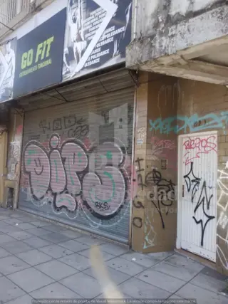 LOCAL COMERCIAL CON PROPIEDAD FRENTE A LA ESTACION DE CASTELAR NORTE foto 3
