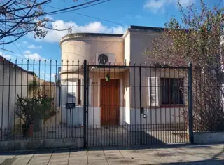 CASA DE 2 DORMITORIOS foto 1