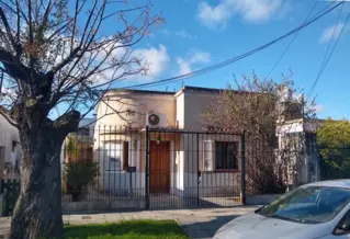 CASA DE 2 DORMITORIOS foto 2