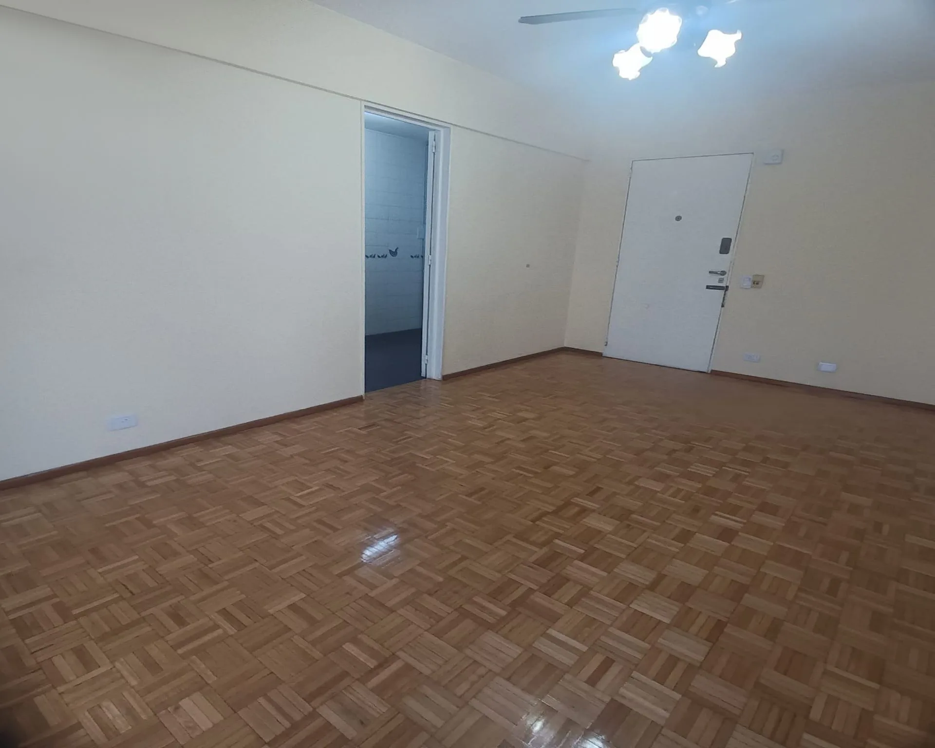 Departamento en Alquiler – 2 Amb con Balcón FLORES foto 2