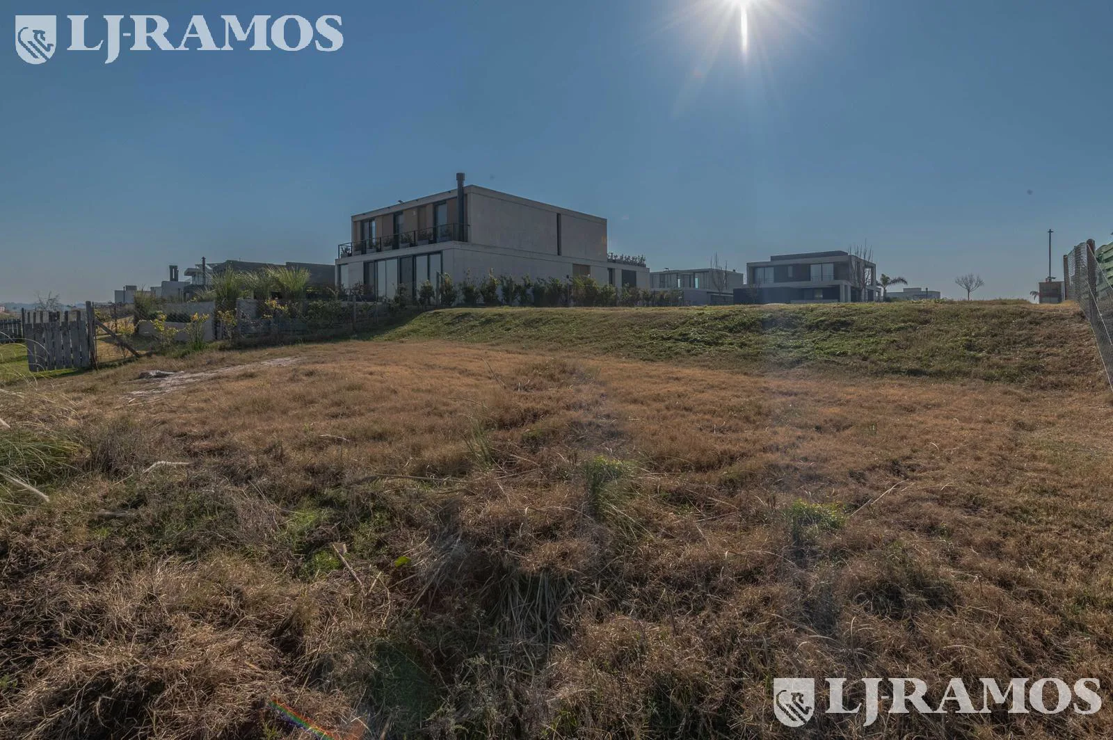 VENTA Terreno en Barrio Costas / Puertos - Lote 378 - Sobre espejo de agua foto 2