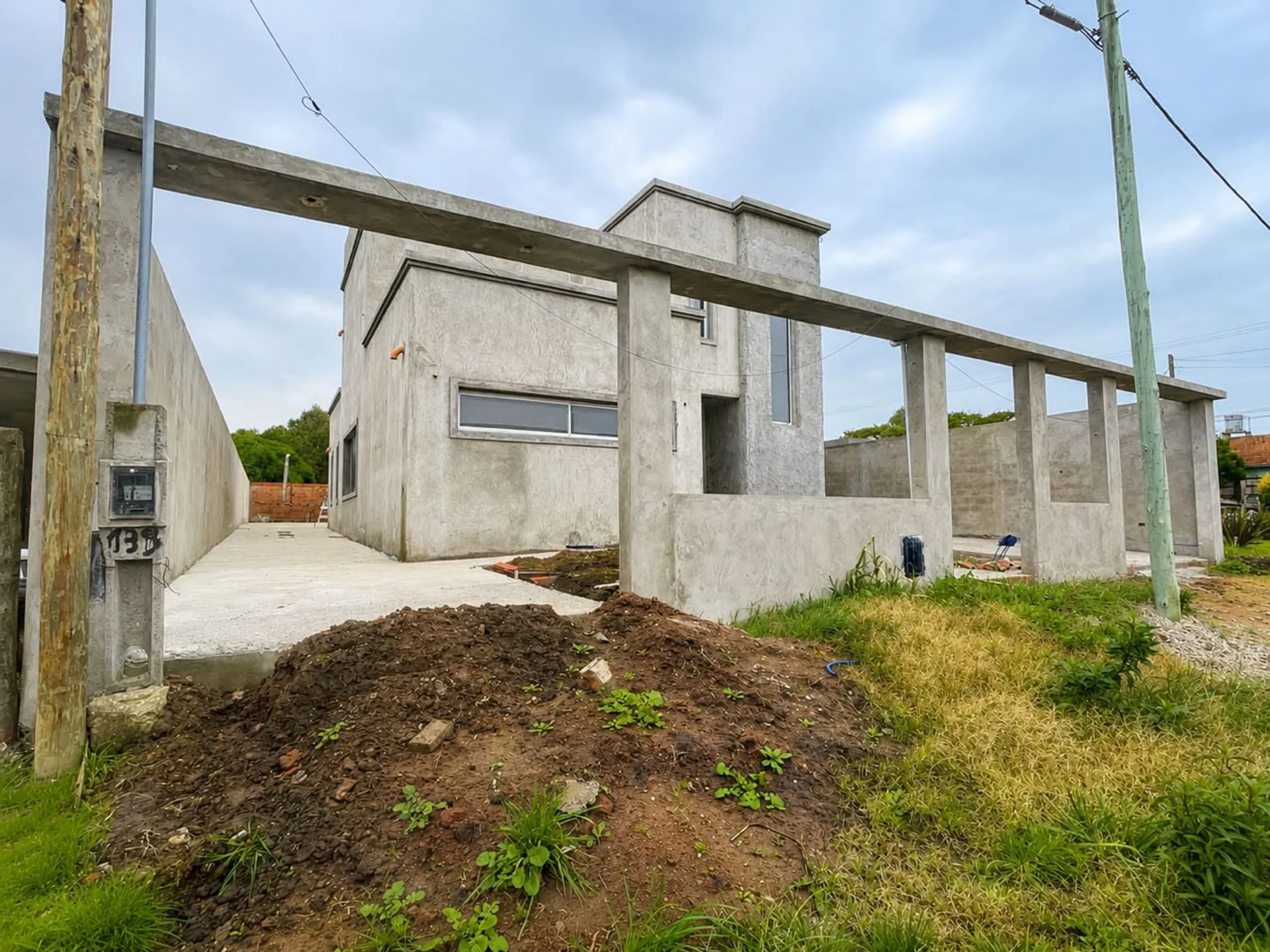 VENTA CASA DE DISEÑO EN CONSTRUCCION ZONA SUR foto 2