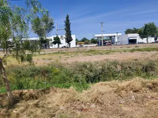 PROPIEDAD A RECICLAR EN EXCELENTE UBICACION - CENTRO PLOTTIER FRENTE A YPF EL TRIANGULO. foto 3