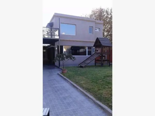 HERMOSA CASA CON DETALLES DE CATEGORIA Y VISTA AL GOLF-