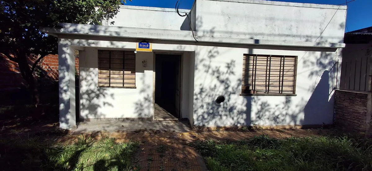 CASA EN VENTA JOSE C PAZ B° ALTUBE, DEPTO EN FONDO foto 2