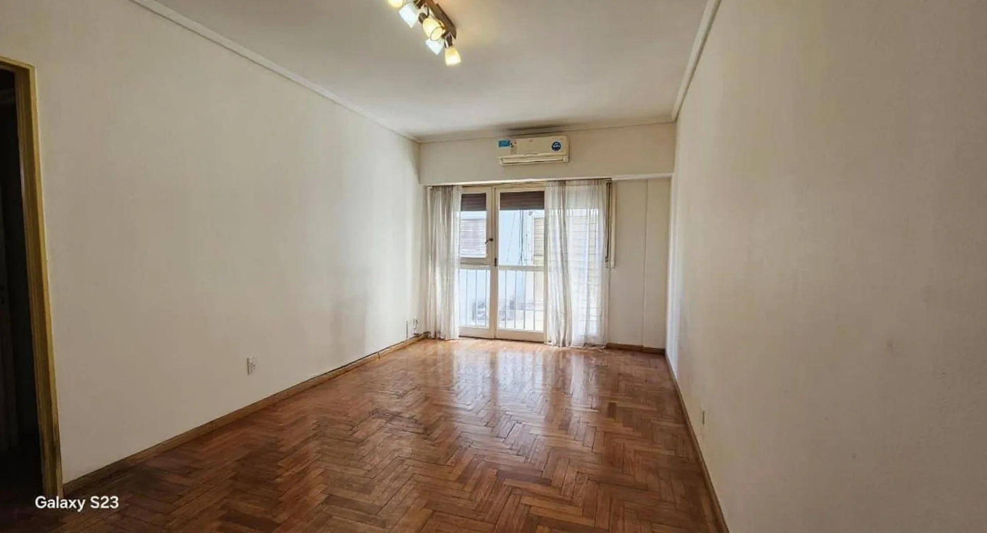 VENTA DEPTO 2 AMB - ESPACIO GUARDA COCHE- ZONA LDZ foto 2