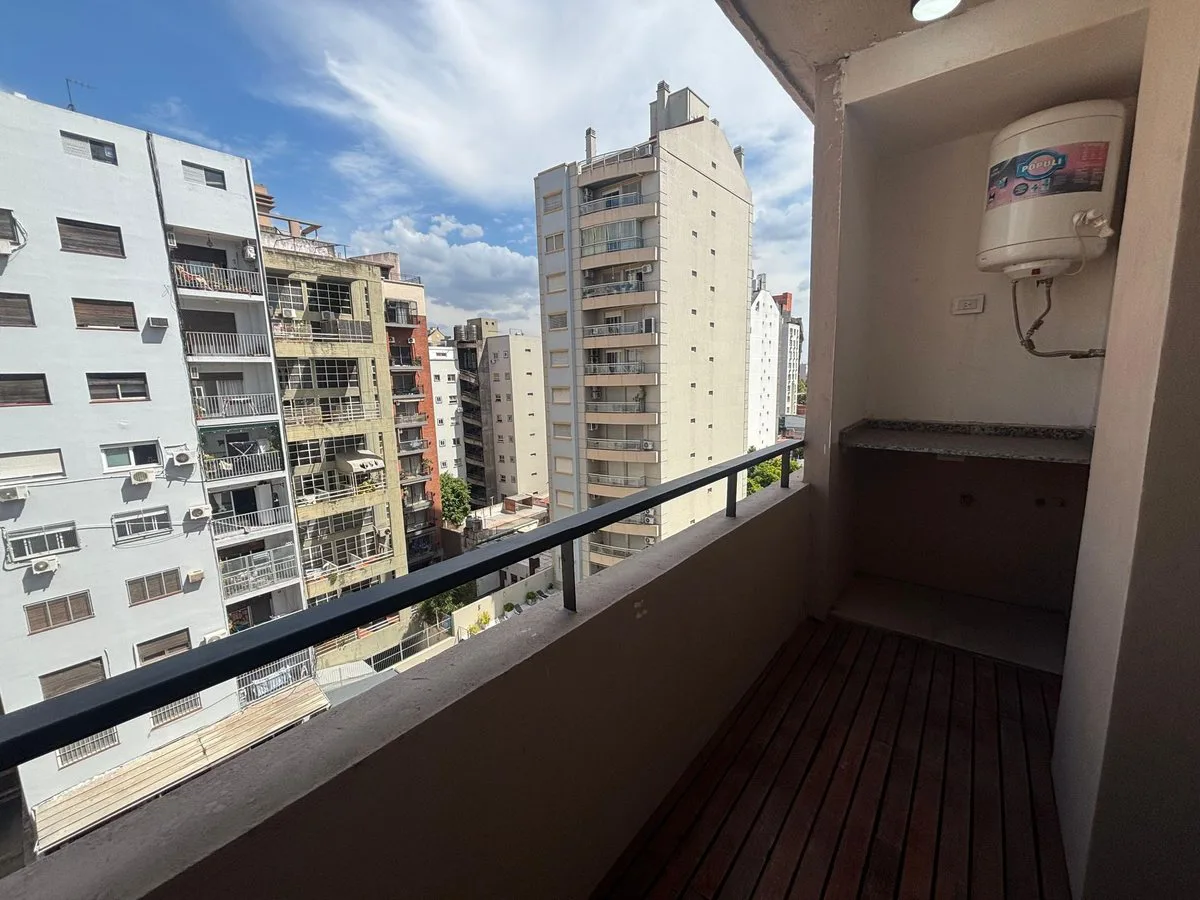 MONOAMBIENTE EN VENTA, LANUSITA, LUMINOSO foto 3