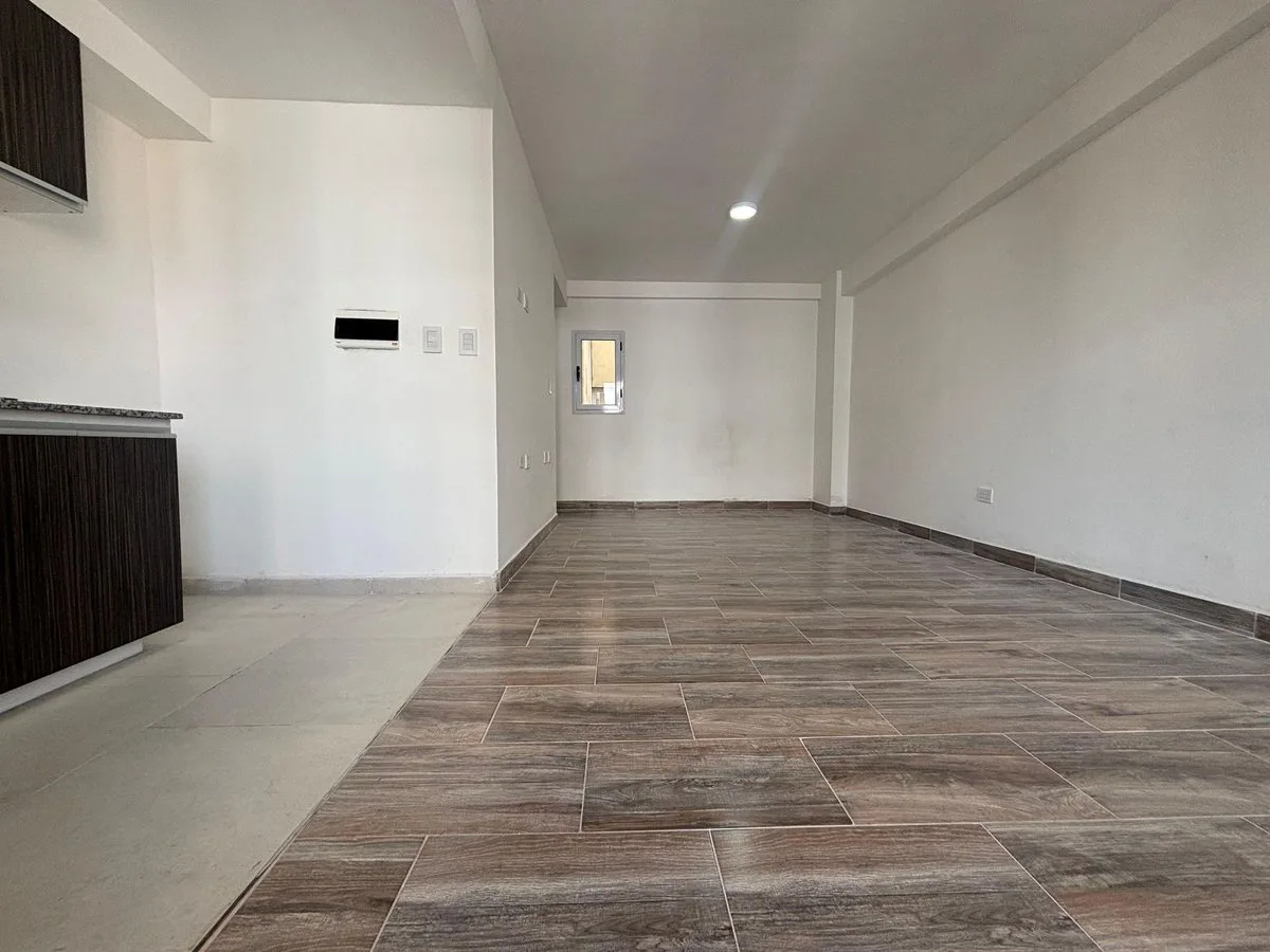 MONOAMBIENTE EN VENTA, LANUSITA, LUMINOSO foto 4