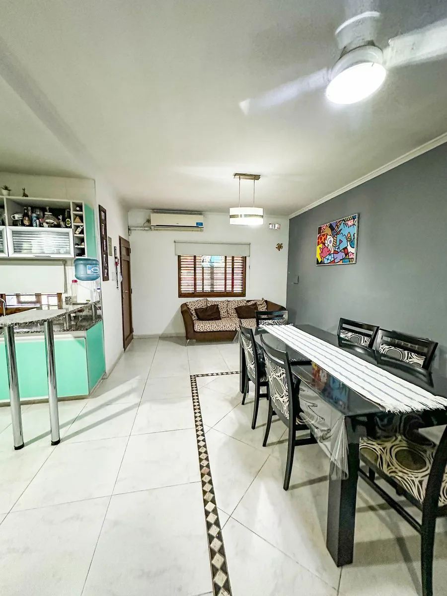 VENTA CASA 3 DORM C/COCHERA Y PILETA B° SAN MARTÍN foto 3