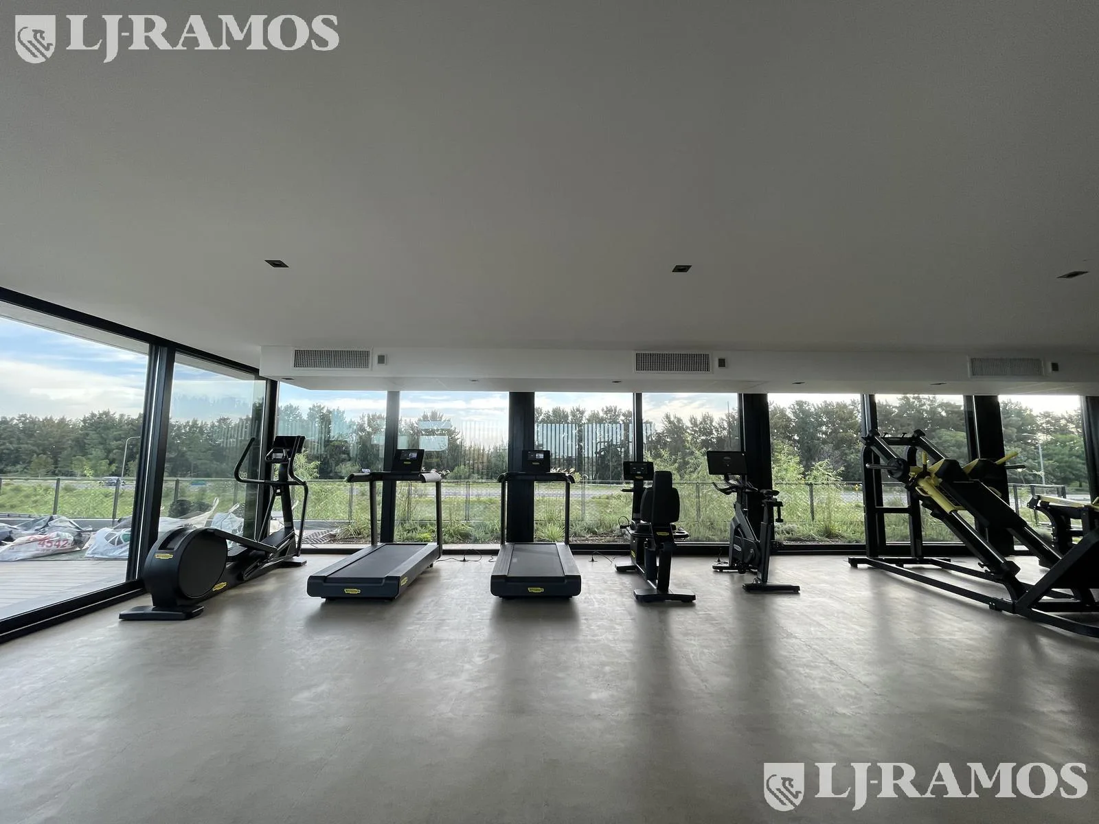 Terreno a la laguna de 959 m2 en venta en Puentes - Nordelta foto 4