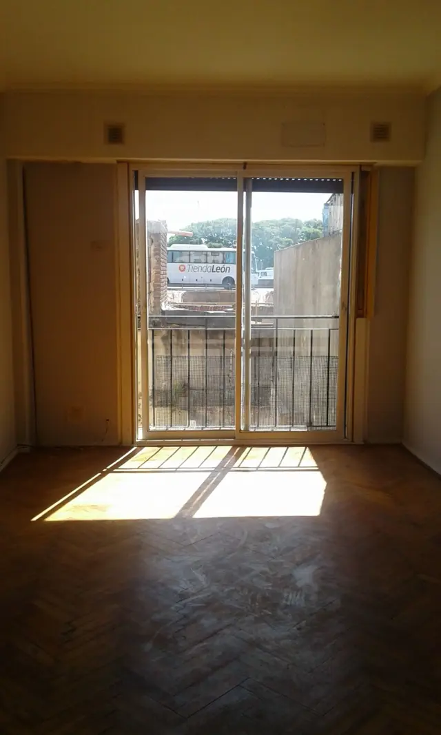 VENTA DTO 2 AMB BALCON FRANCES Y PATIO LINIERS