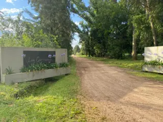 VENTA DE TERRENO EN LAS GARDENIAS-PETIÓN foto 2