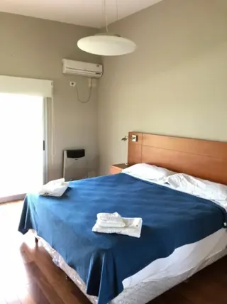 Magnifica Vivienda en Loteo Punto Claro con 2 deptos foto 4