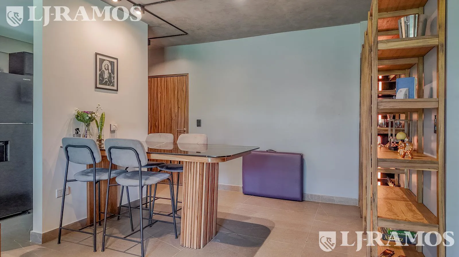 Amoblado - 2 ambientes - 2 cocheras - en  venta y/o Alquiler en Torres Cristal foto 5