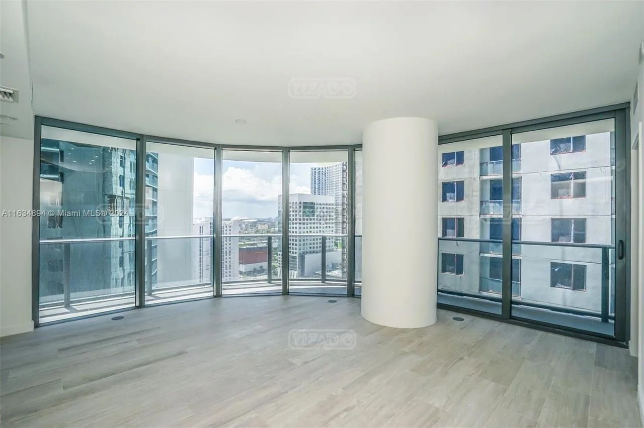 55 SW 9th St #2108 foto 5