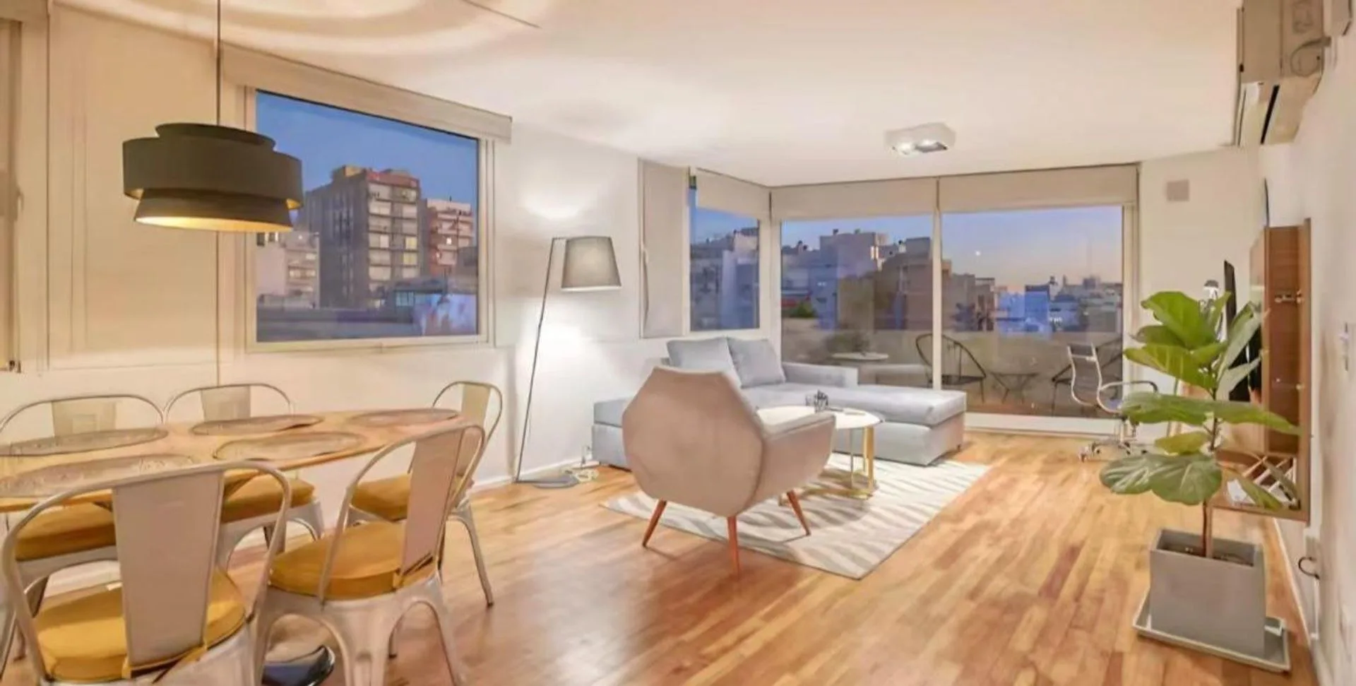 VENTA TRIPLEX C COCHERA Y TERRAZA EN BELGRANO foto 5
