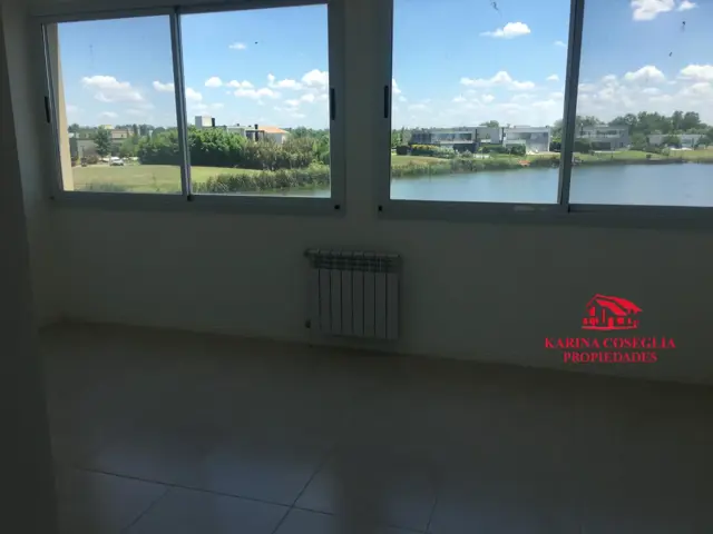 Excelente propiedad con vista a la laguna