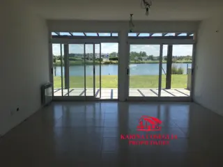 Excelente propiedad con vista a la laguna foto 3