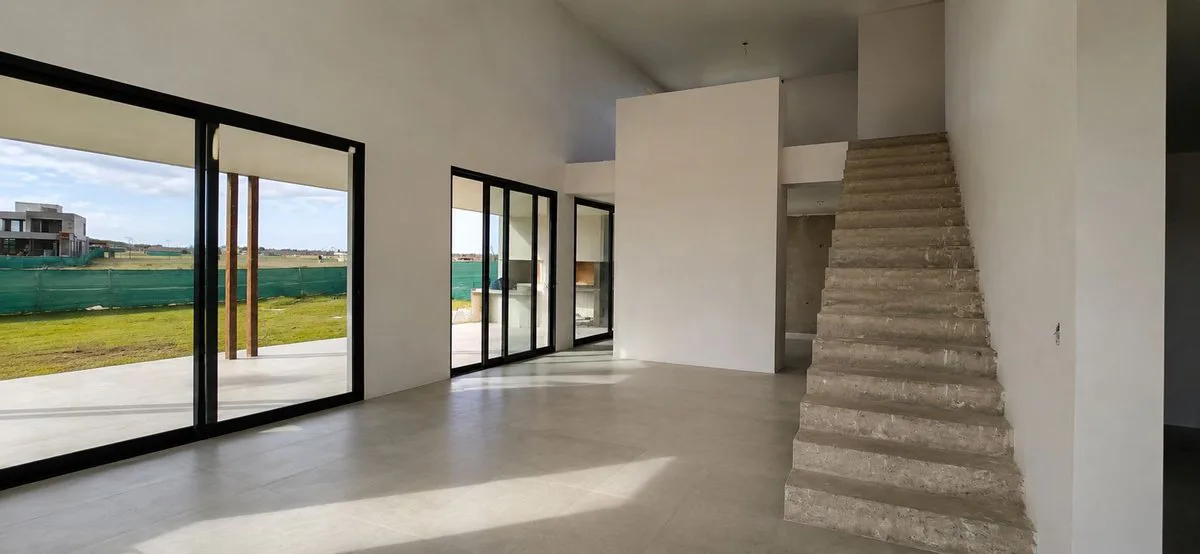 Casa en Venta a Estrenar en barrio Amarras foto 2
