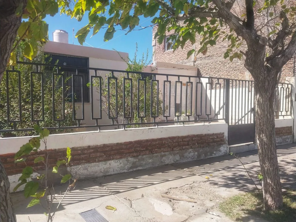 CASA CON DEPARTAMENTO. B° SANTA CRUZ, CHIMBAS foto 2