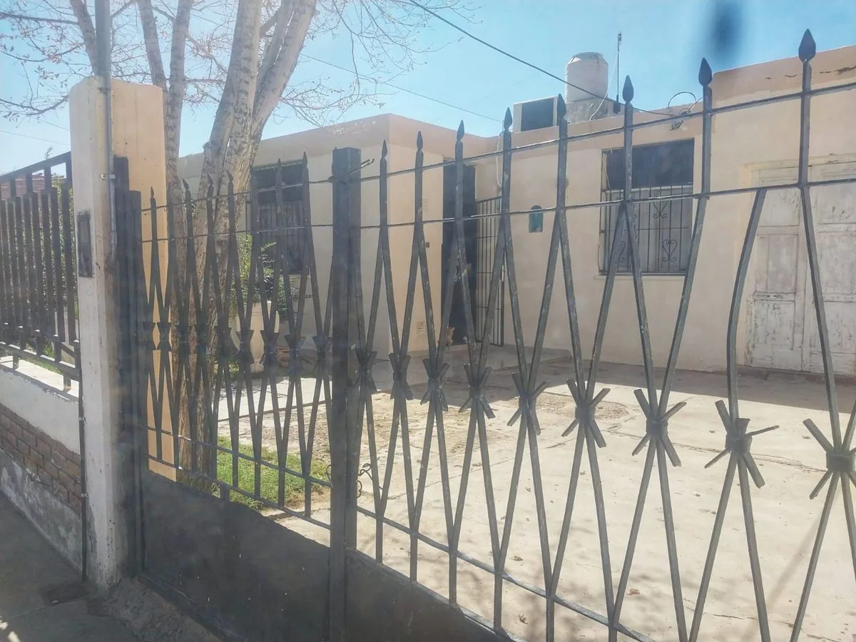 CASA CON DEPARTAMENTO. B° SANTA CRUZ, CHIMBAS foto 3