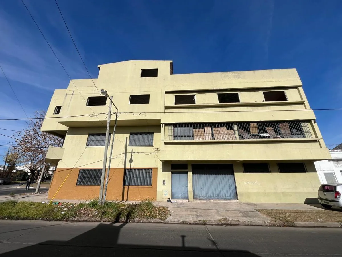 VENTA EDIFICIO JOSE LEON SUAREZ foto 2