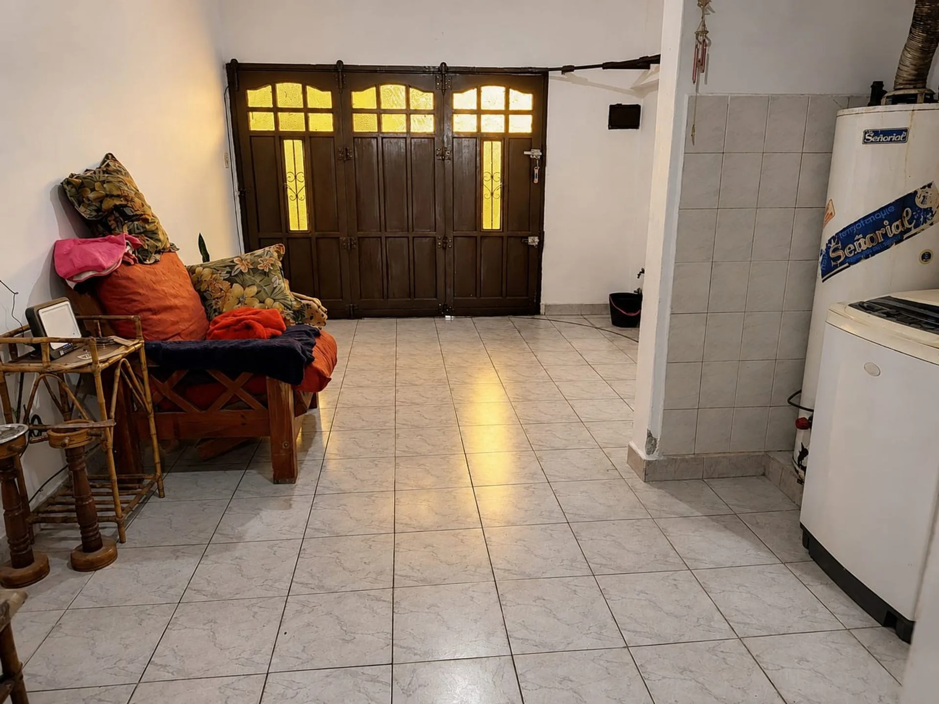 CASA 2 DORMITORIOS EN VENTA PATIO EN LOS HORNOS foto 2