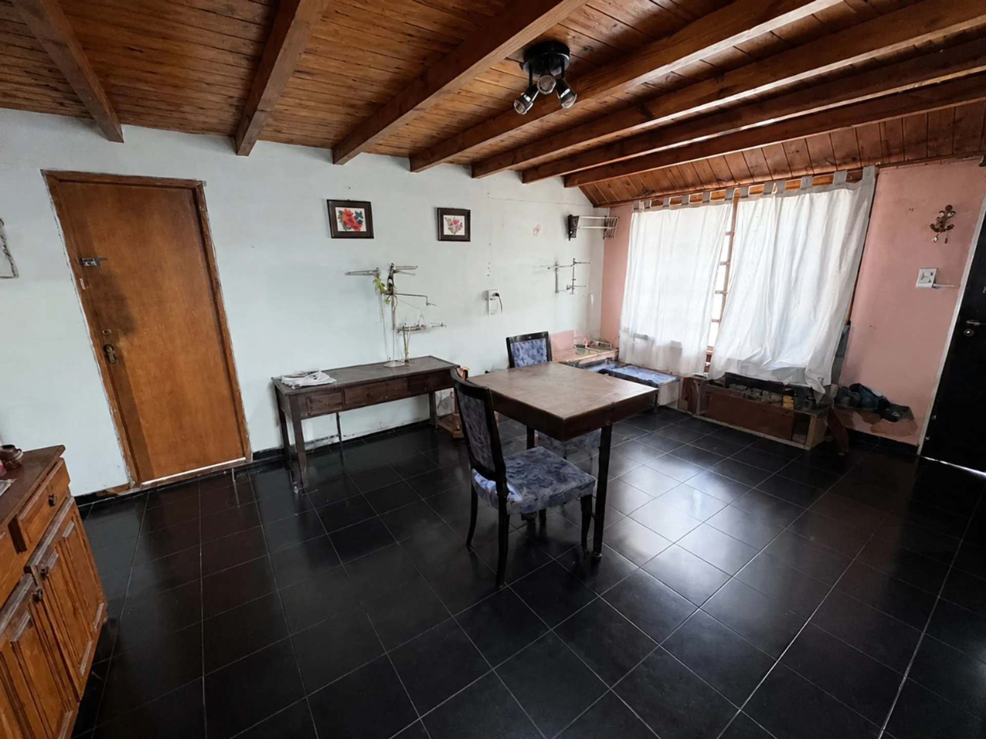 VENTA CASA 3 AMBIENTES A RECICLAR BARRIO F SANCHEZ foto 4