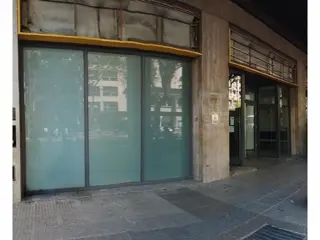Importante Local comercial ubicado Av. Alem al 600 en Microcentro foto 3