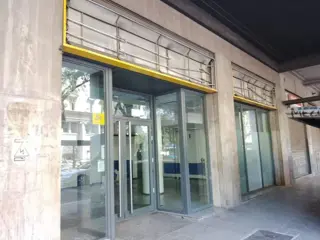 Importante Local comercial ubicado Av. Alem al 600 en Microcentro foto 4