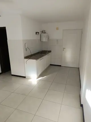 ALQUILER MONOAMBIENTE CENTRICO EXCELENTE ESTADO foto 3