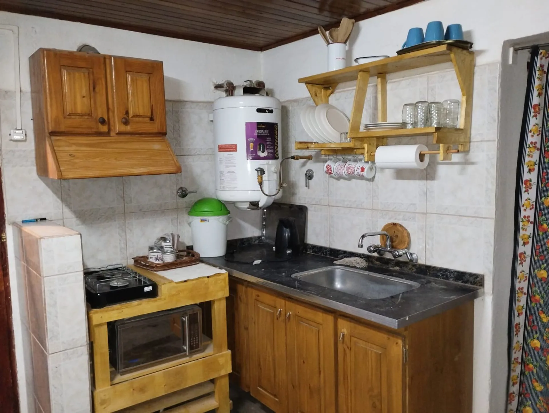 CASA EN VENTA SOBRE CALLE AMIGORENA foto 3