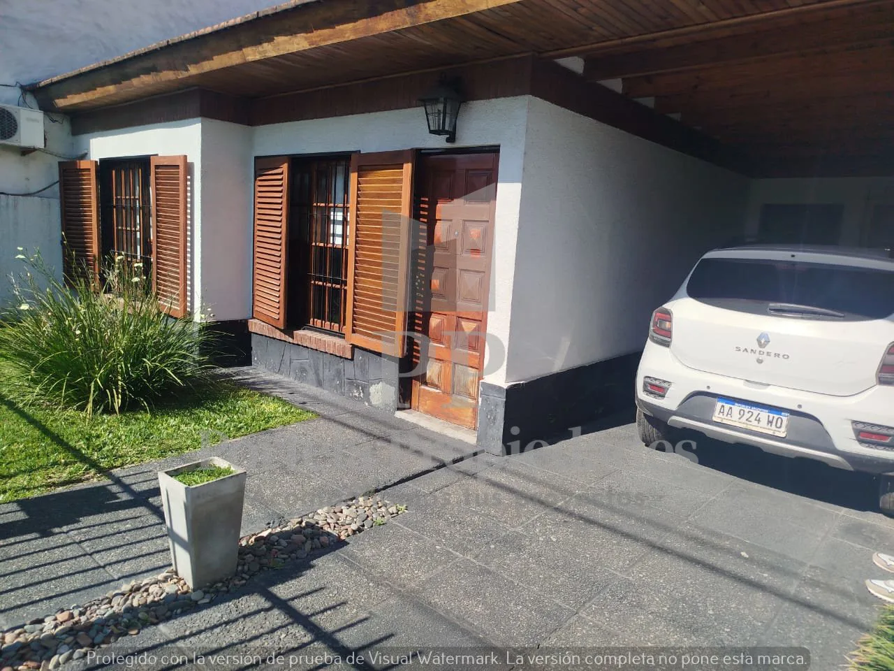 CHALET DE 4 AMBIENTES CON PILETA Y QUINCHO EN ITUZAINGÓ foto 2