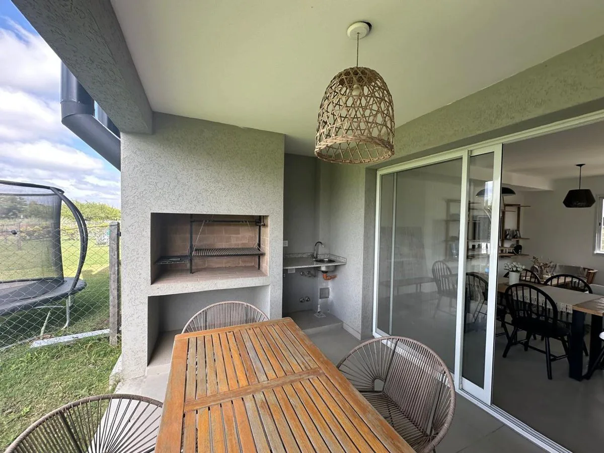 CASA DUPLEX EN VENTA DECS TORTUGAS BAJAS EXPENSAS foto 4