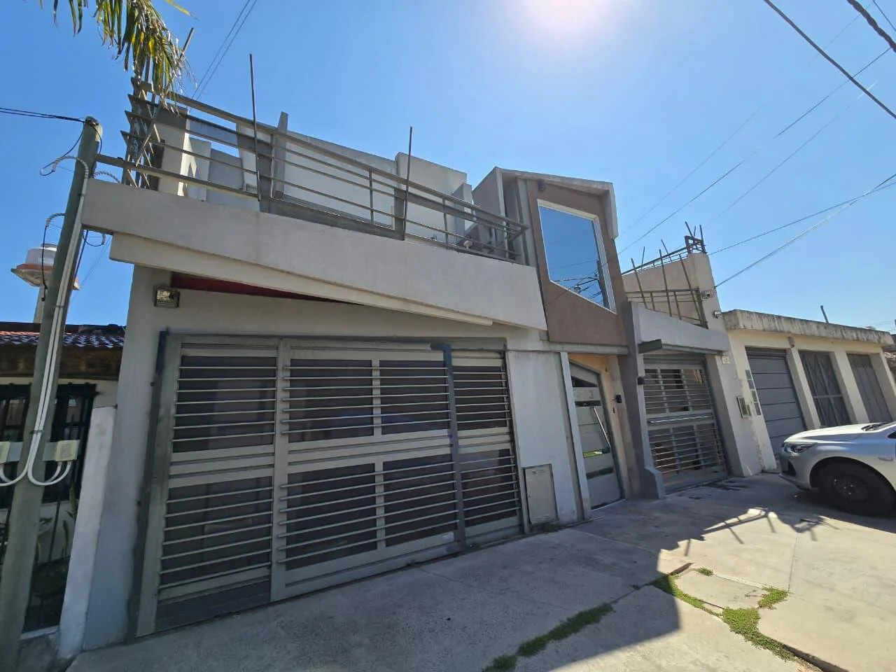 CASA EN VENTA 4 AMBIENTES CON PILETA EN SAN ANTONIO DE PADUA foto 2
