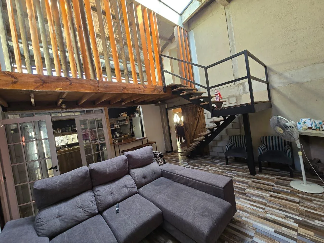 CASA EN VENTA 4 AMBIENTES CON PILETA EN SAN ANTONIO DE PADUA foto 3