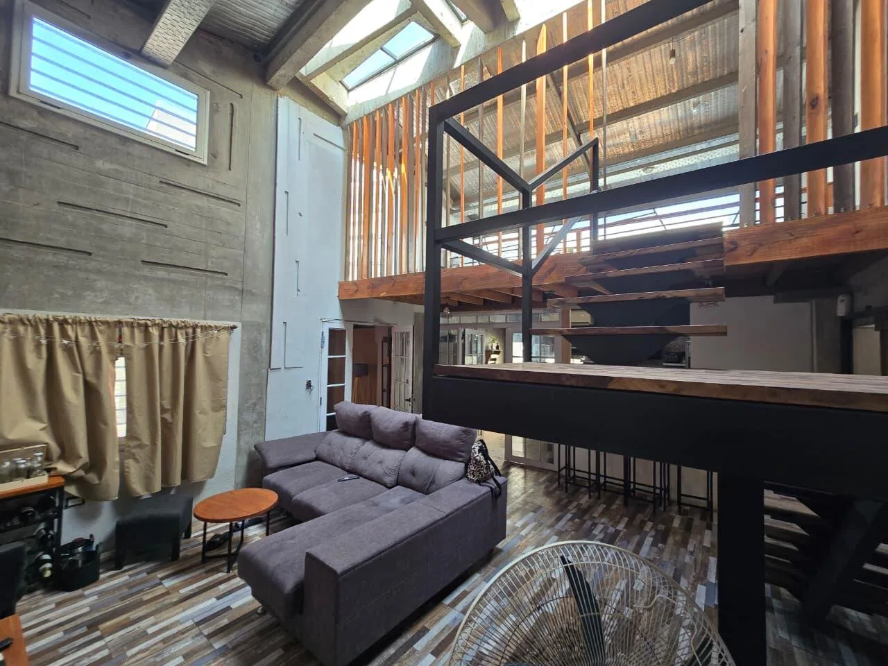 CASA EN VENTA 4 AMBIENTES CON PILETA EN SAN ANTONIO DE PADUA foto 4