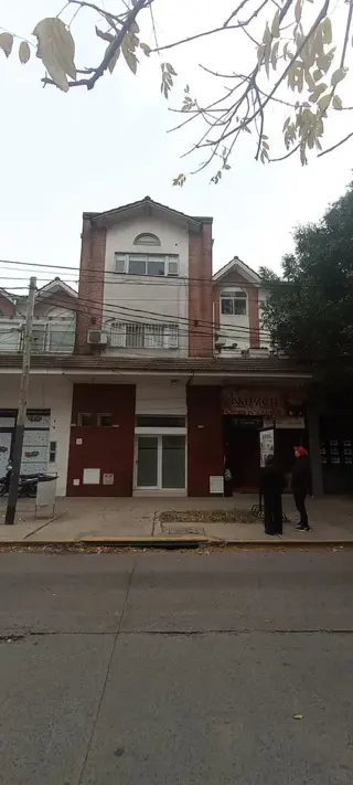 Alquiler de hermoso y luminoso departamento de 2 ambientes al frente en Ciudad Jardín foto 2